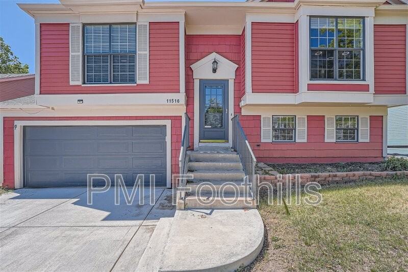 11516 W 102nd Pl - Photo 3 of 30