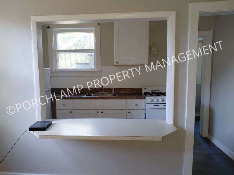 1848 Franklin St #2 - Photo 5 of 11