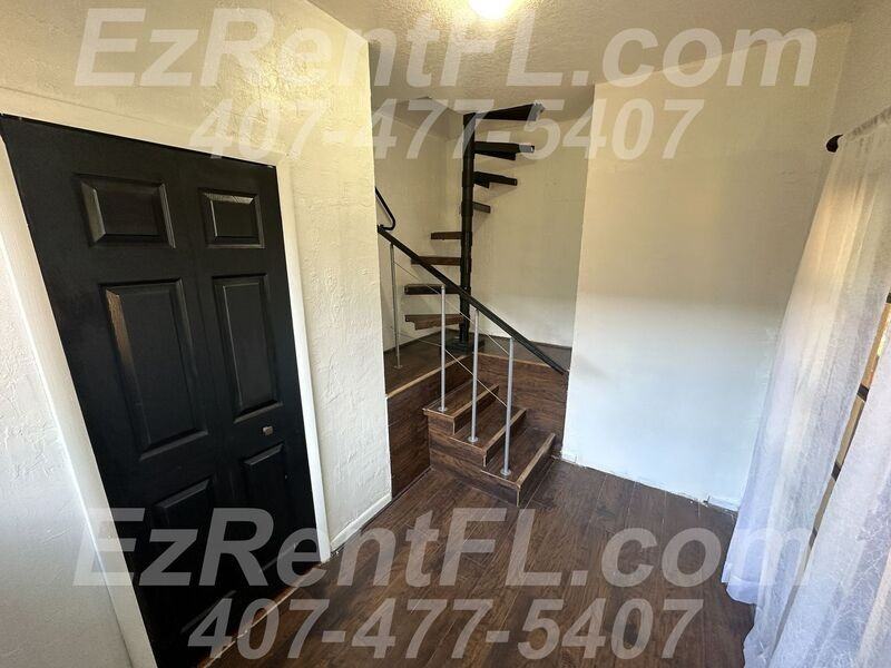 2326 Wellington Blvd - Photo 3 of 10