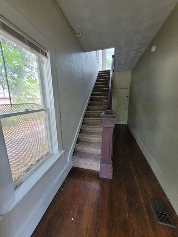 206 E Howry Ave #A - Photo 4 of 20