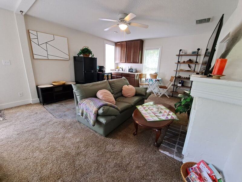 206 E Howry Ave #A - Photo 5 of 20