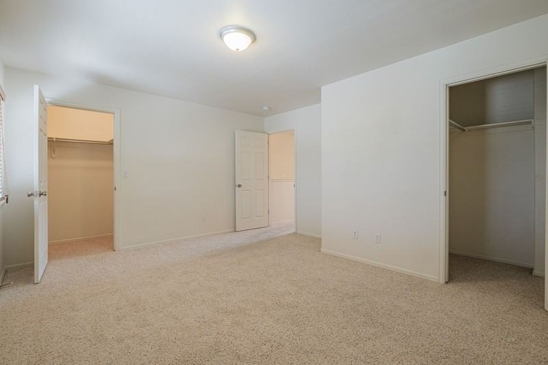 2475 Theresea Ln - Photo 7 of 11