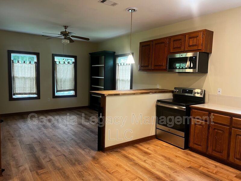 724 Brockton Rd - Photo 3 of 15