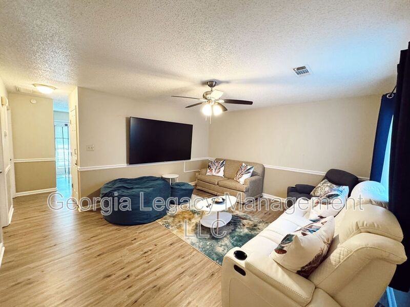 114 Creek Side Dr - Photo 2 of 26