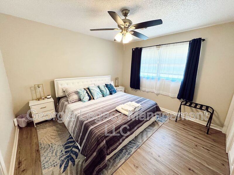 114 Creek Side Dr - Photo 5 of 26