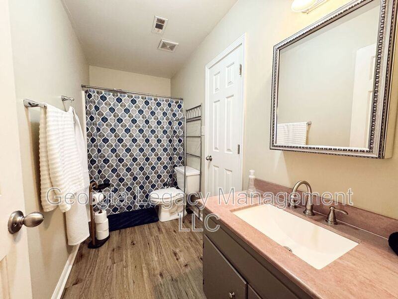 114 Creek Side Dr - Photo 7 of 26