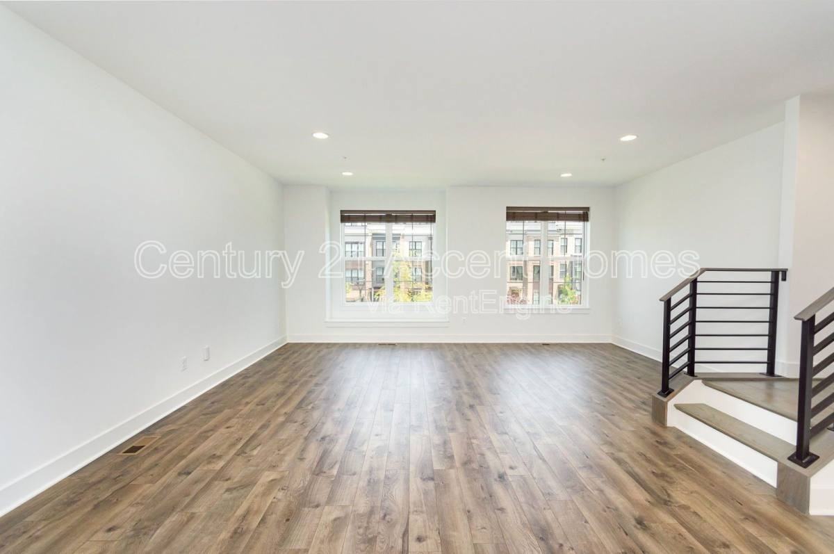 7371 Old Airfield Ln - Photo 3 of 10