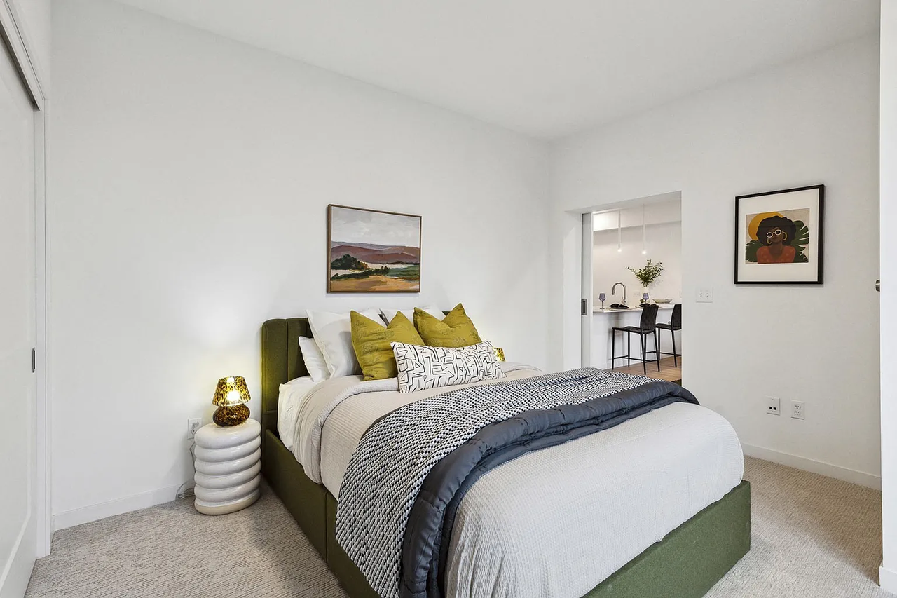 1207 Glenwood Ave - Photo 2 of 30