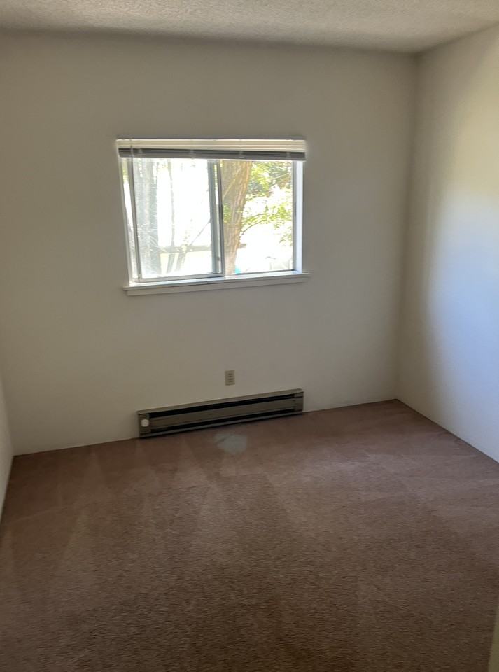 643 S Weed Blvd - Photo 2 of 2