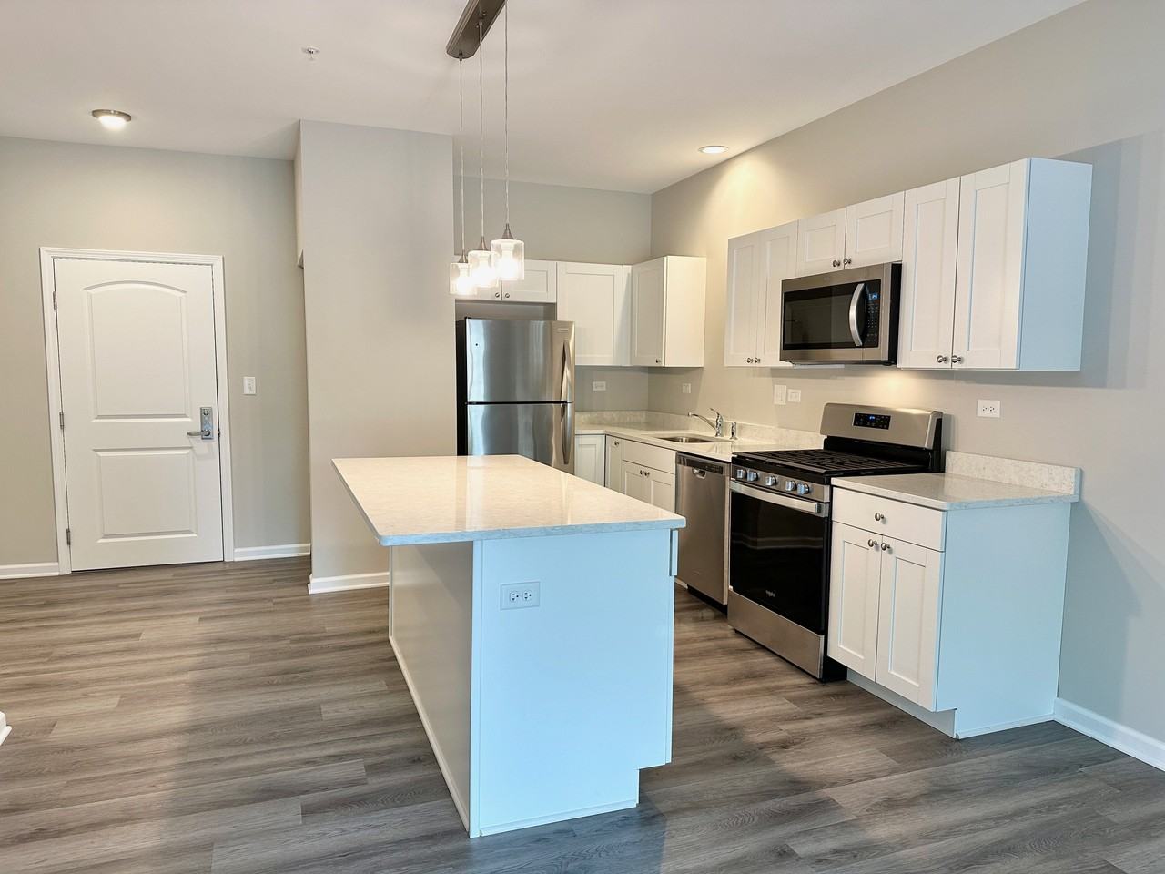 301 N Madison St - Photo 3 of 12