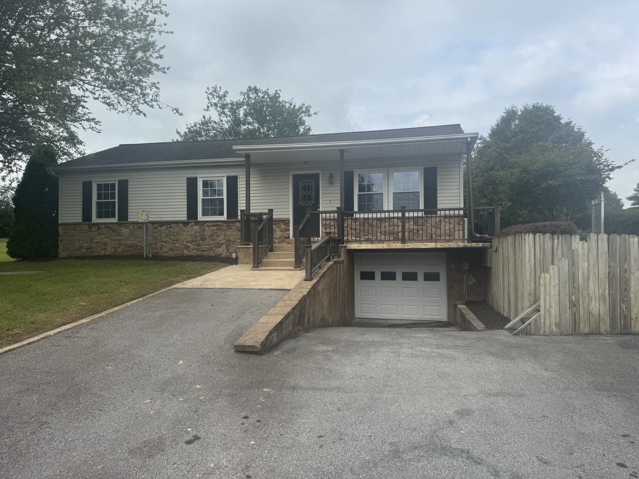 473 Spring Grove Rd - Photo 2 of 22