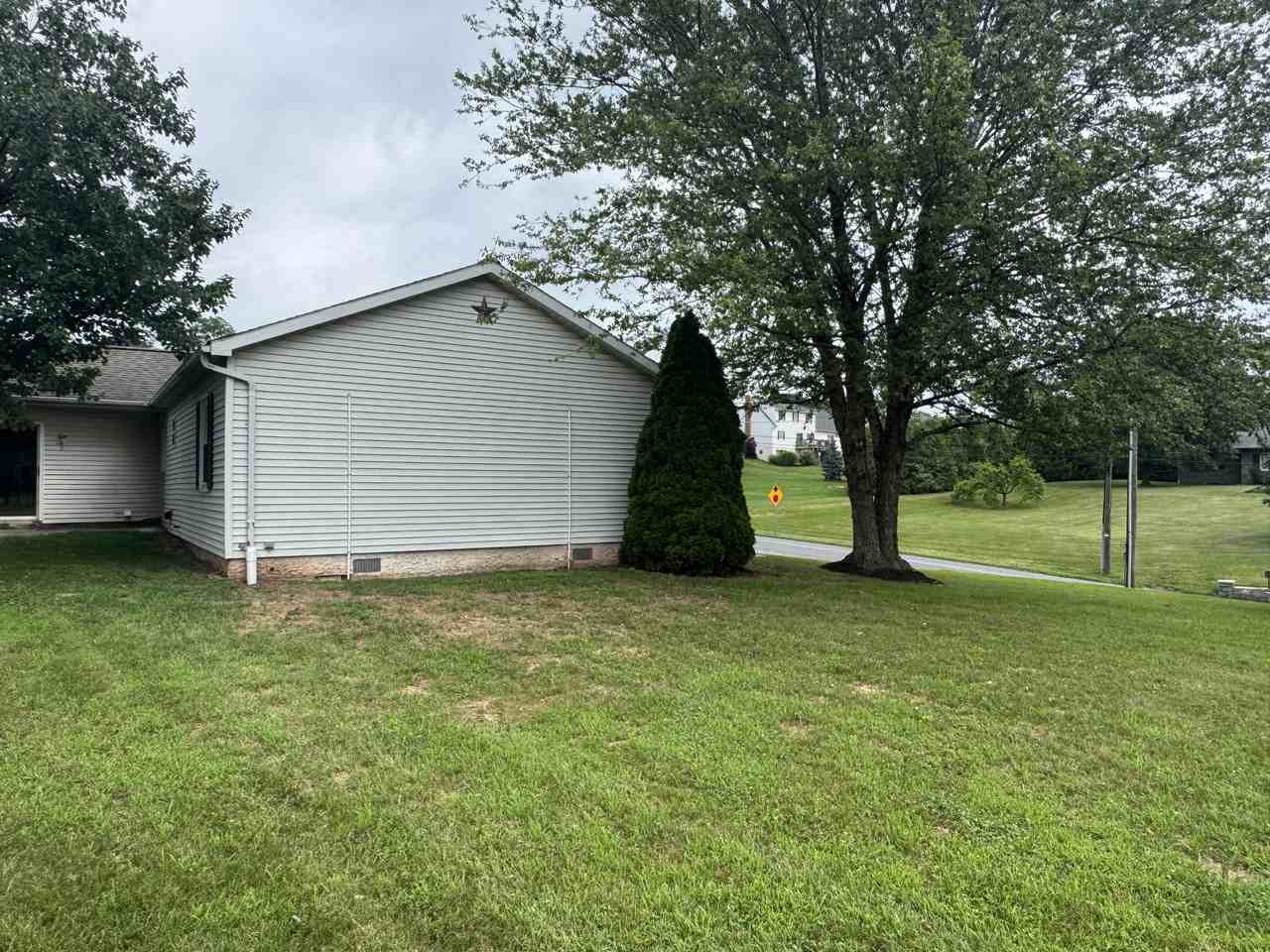 473 Spring Grove Rd - Photo 4 of 21