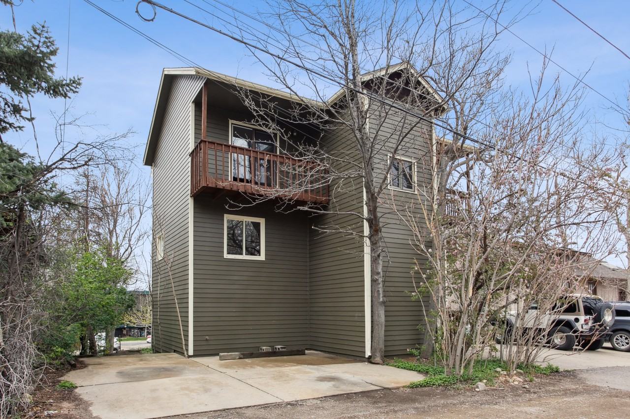 2651 9th Street - Photo 2 of 25