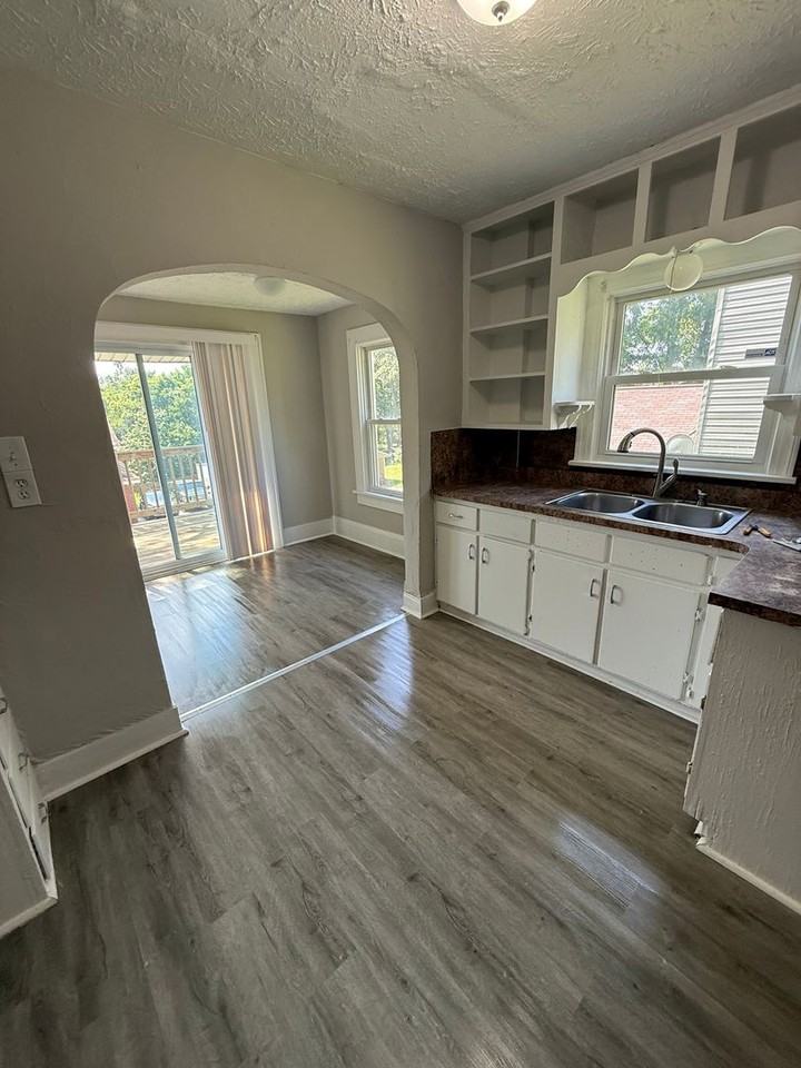 1299 Sunrise Drive - Photo 2 of 34