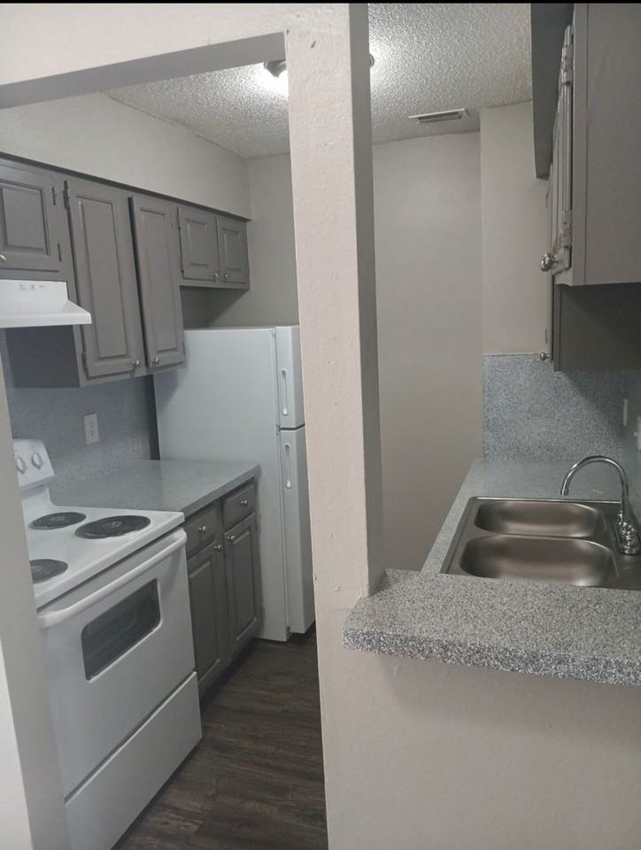 2423 E 55th Pl #41 - Photo 2 of 6