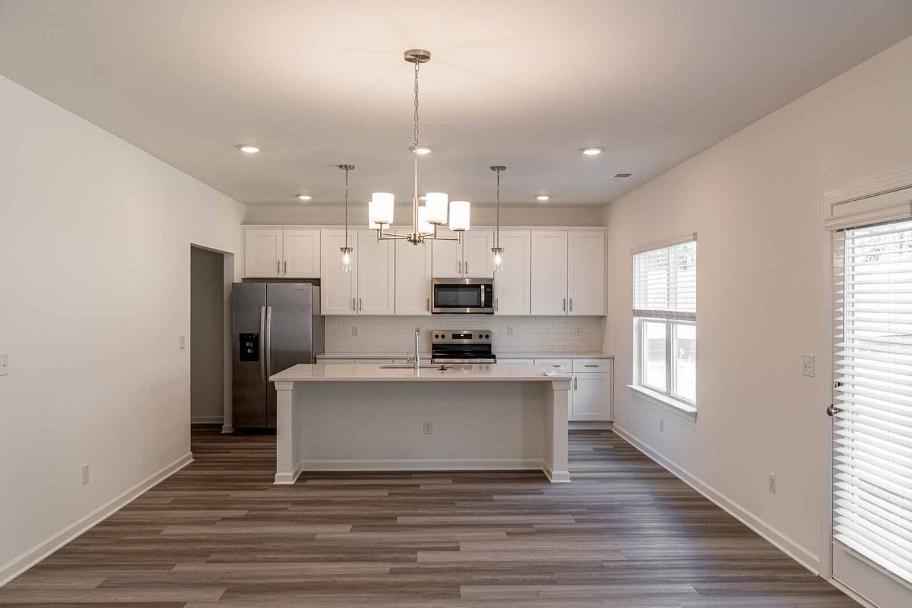 3358 Pepper Pike Ct - Photo 3 of 30