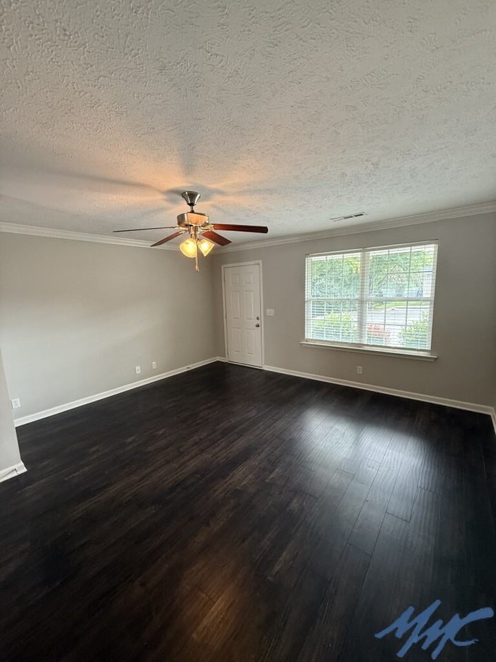 1513 Orange Ct - Photo 4 of 28