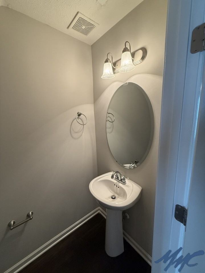 1513 Orange Ct - Photo 6 of 28