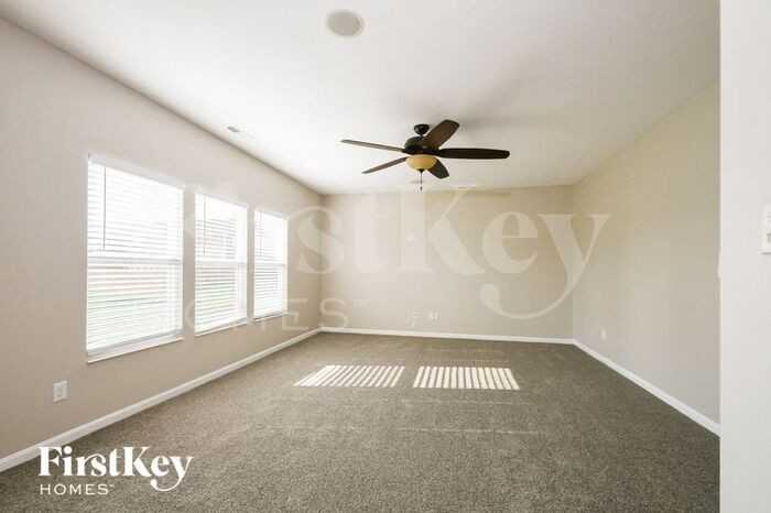 5509 W Woods Edge Dr - Photo 2 of 15