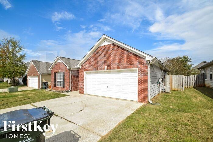 4005 Cambridge Dr - Photo 2 of 15