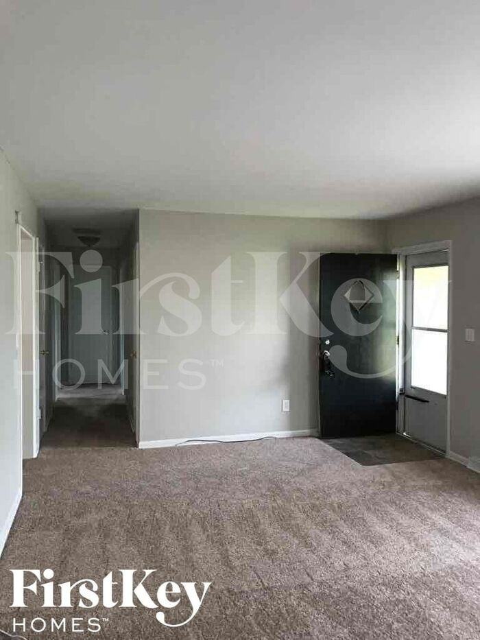 2581 E Sunset Ln - Photo 3 of 11