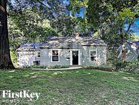 1184 Logan Ave - Photo 1 of 1