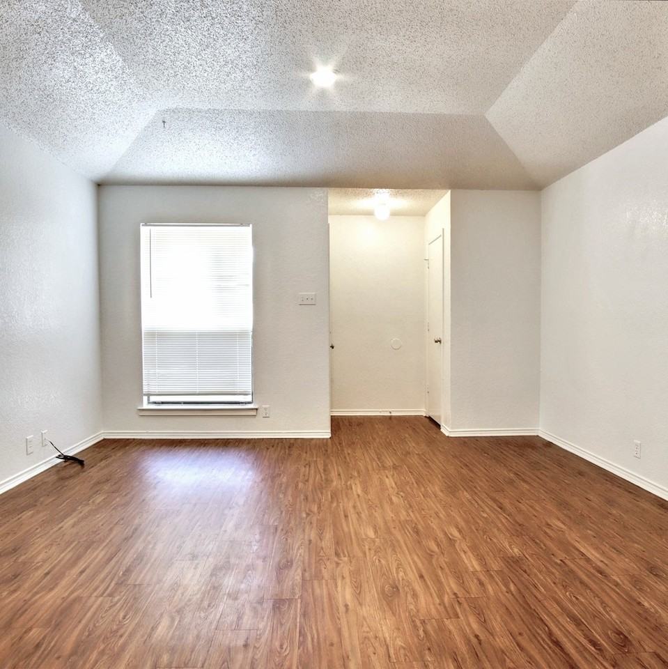 6859 South Creek Drive - Photo 3 of 19