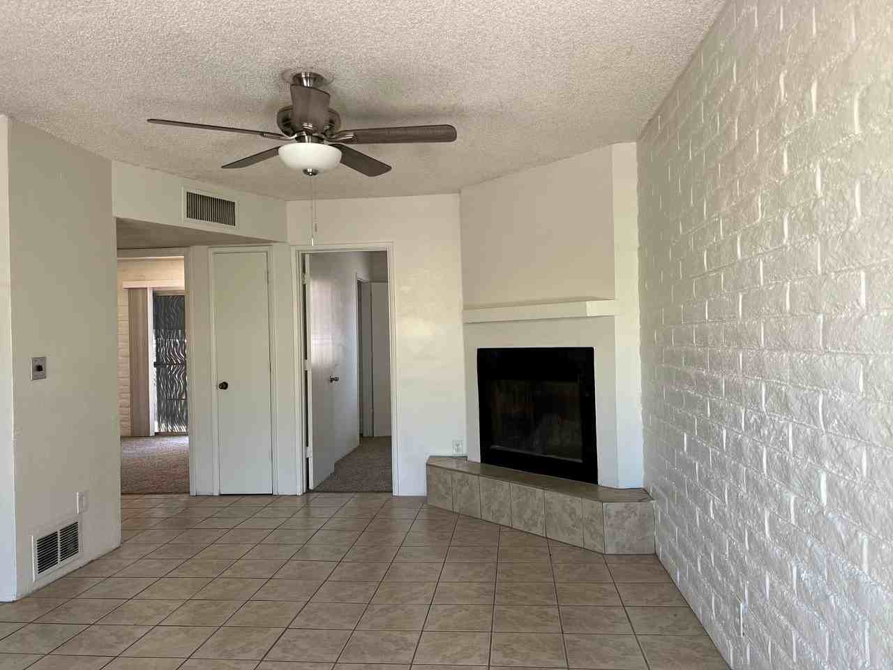 1429 // 303 E Lester St - Photo 7 of 21