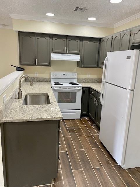 2436 East 10th Street - Photo 2 of 20