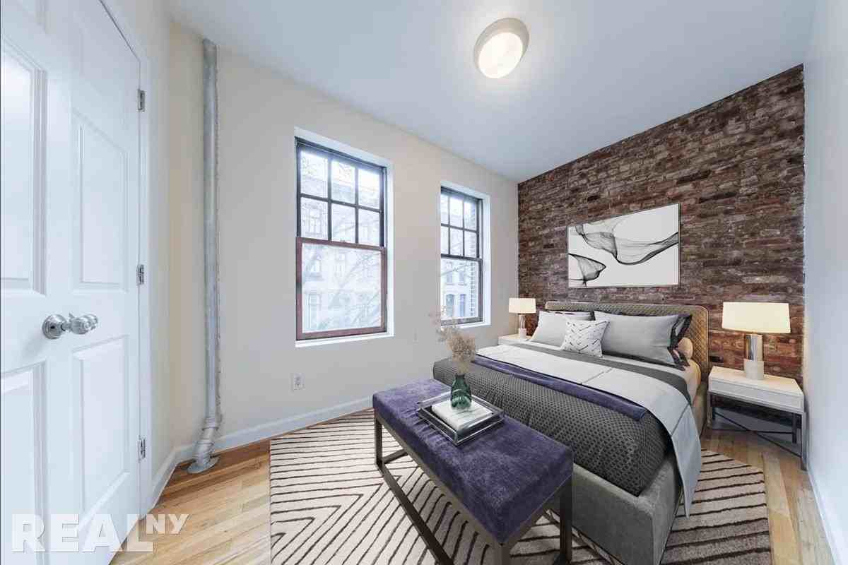 W 11th St #2D - Photo 3 of 9