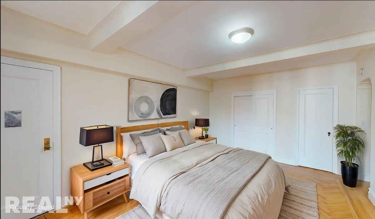 E 68th St #6F - Photo 2 of 7