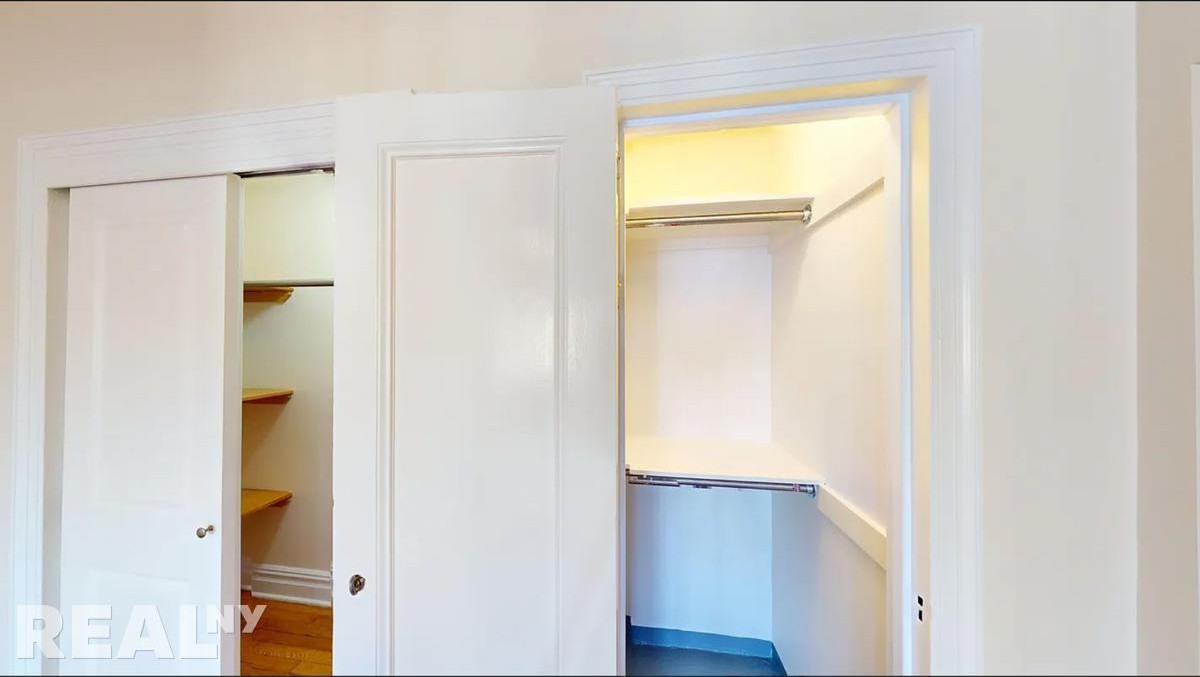 E 68th St #6F - Photo 3 of 7