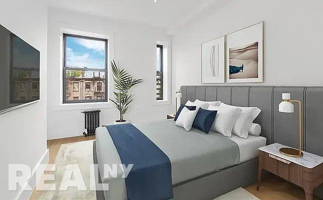 E 4th St #4N - Photo 2 of 4