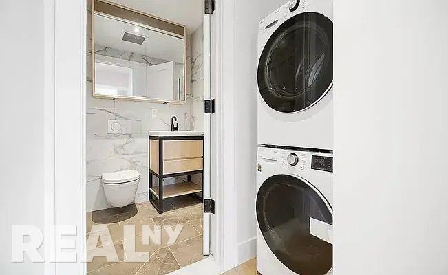 E 4th St #4N - Photo 3 of 4