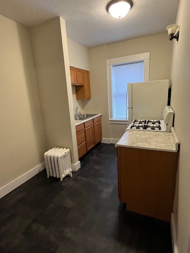 824 S 2nd Street - Photo 4 of 8