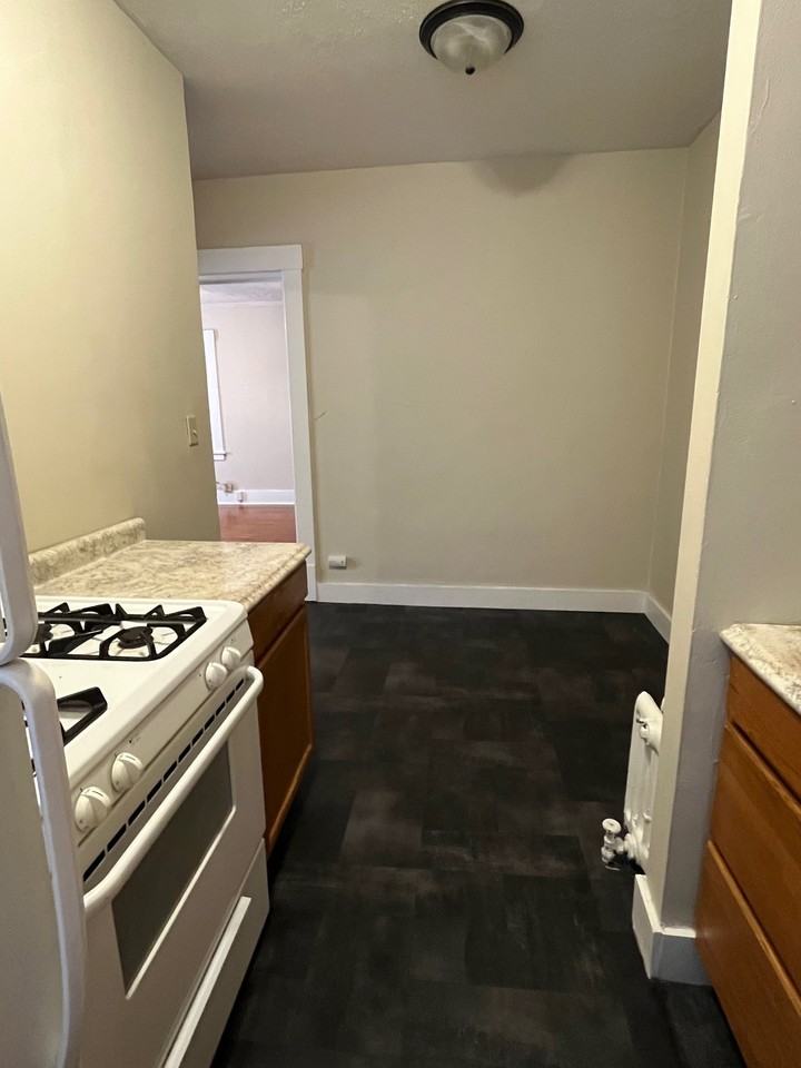 824 S 2nd Street - Photo 6 of 8