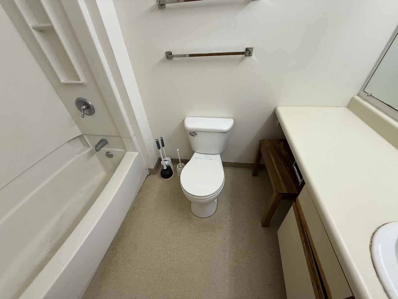 204 Miller St - Photo 3 of 9