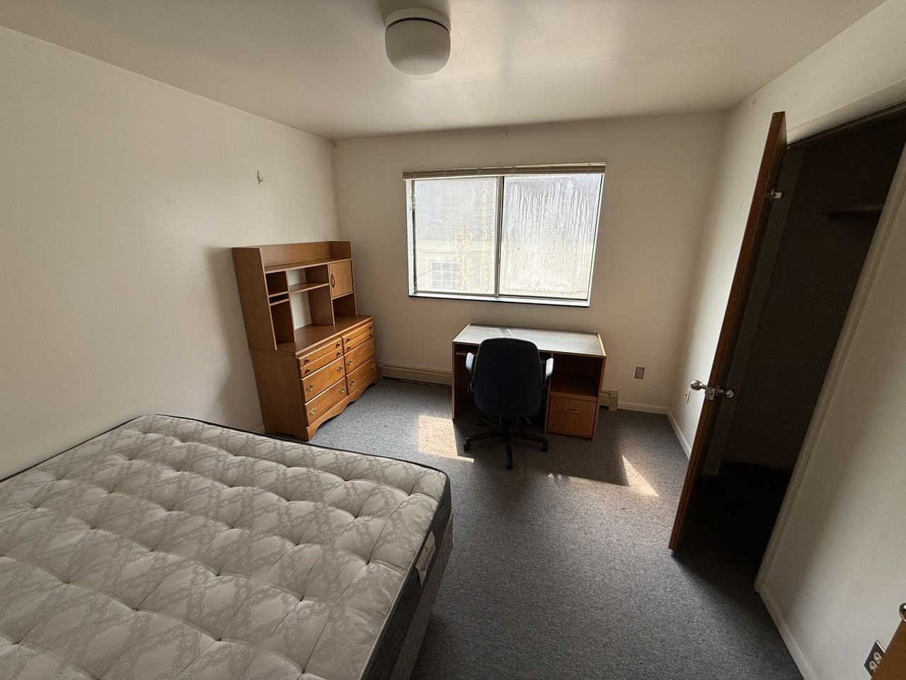 204 Miller St - Photo 4 of 9