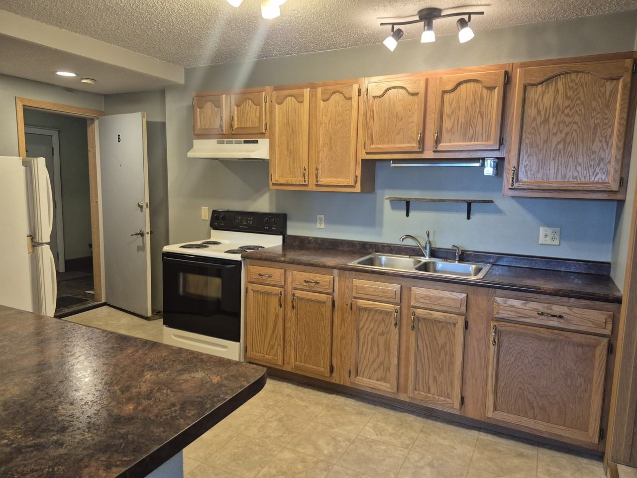 154 South Central Avenue - Photo 2 of 7