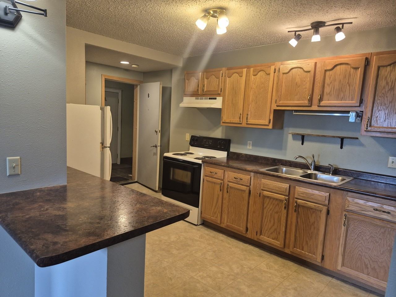 154 South Central Avenue - Photo 3 of 7