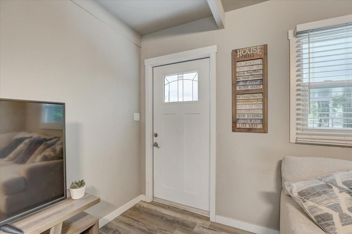 2018 Windsor Way - Photo 3 of 28