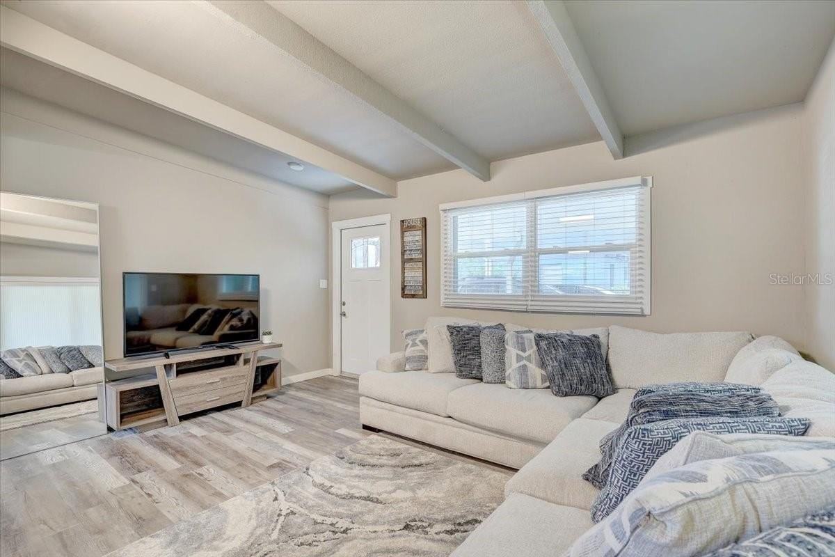 2018 Windsor Way - Photo 5 of 28