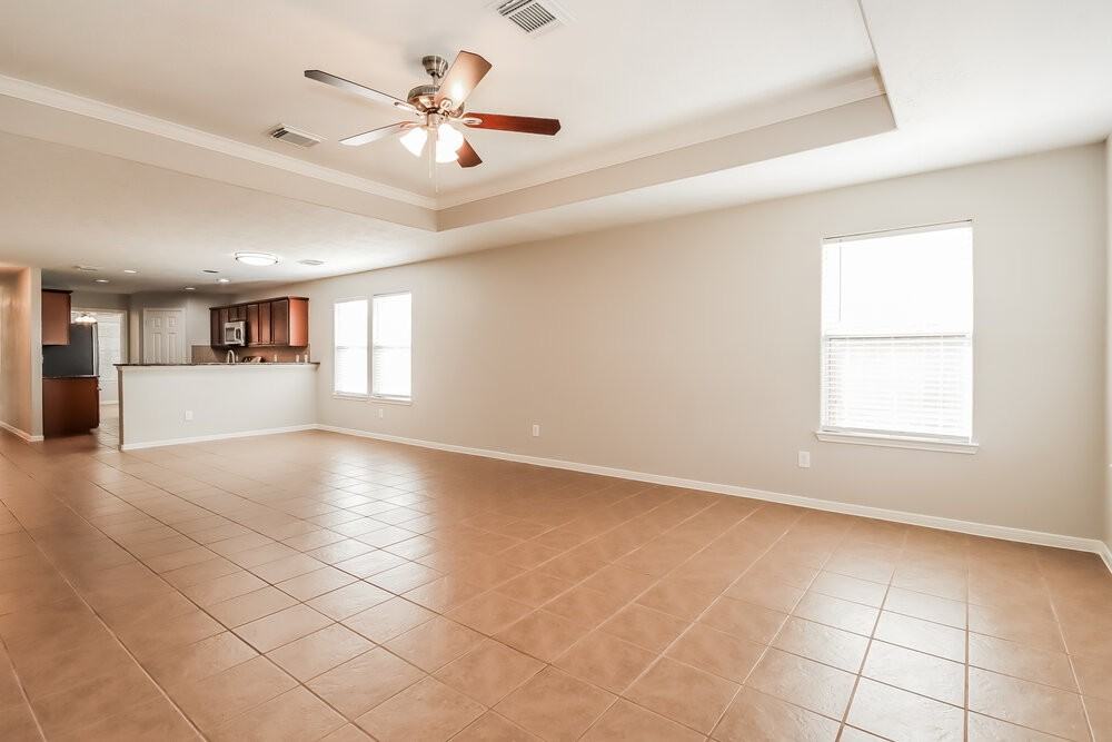 21619 Kingston Terrace Ln - Photo 6 of 17