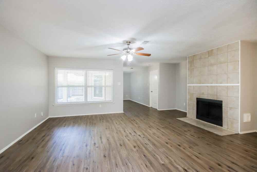 25714 Richards Rd - Photo 3 of 16