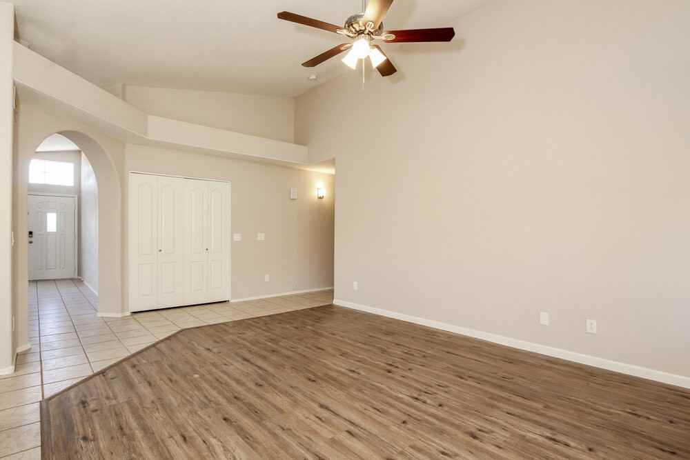 9658 W Potter Dr - Photo 3 of 16