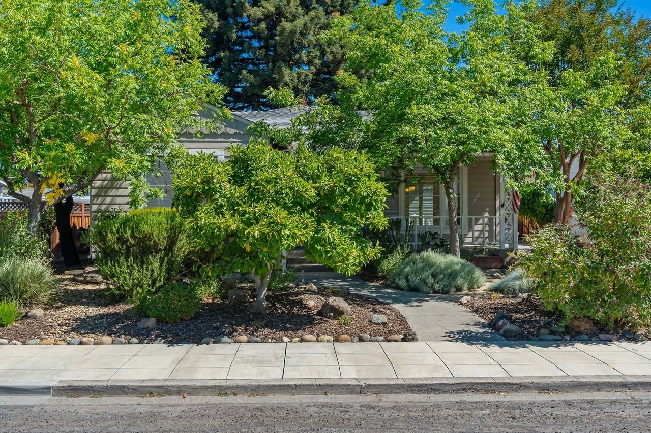 1830 Fuller Way - Photo 2 of 37