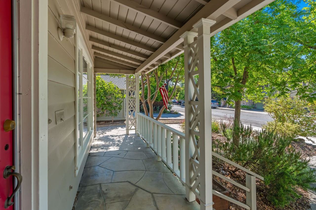 1830 Fuller Way - Photo 4 of 37