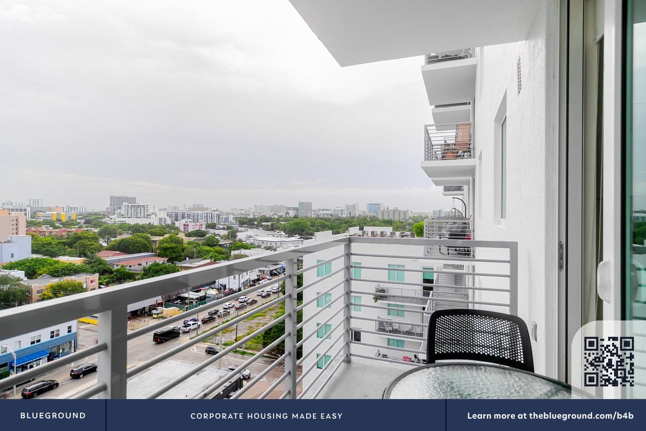 729 Northwest 2nd Street - Photo 5 of 47