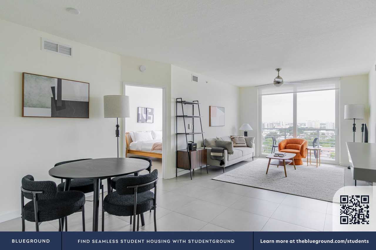 729 Northwest 2nd Street - Photo 6 of 47