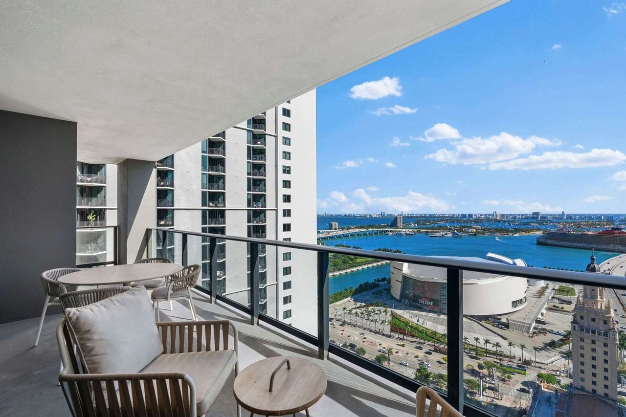 159 Northeast 6th Street - Photo 6 of 50